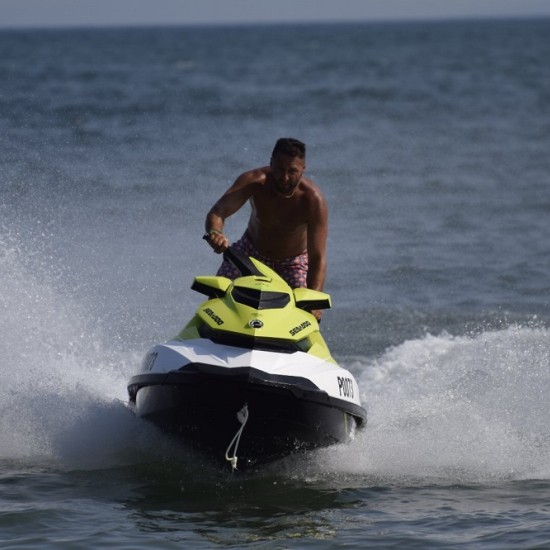 На гребена на вълната с джет сафари от Равда до Несебър, Св. Влас или Елените от Макароон