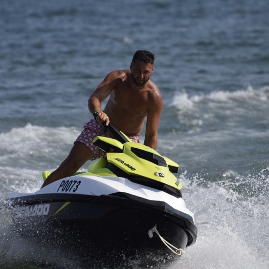 Разходка с джет в Равда,  Несебър, Св. Влас и Елените за любителите на летния адреналин от Макароон