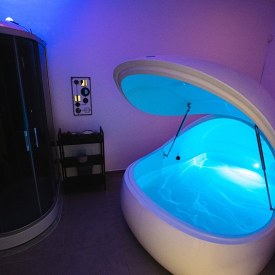 Релакс, СПА и минерали с Флотация + Престой в стая с морски климат в Пловдив от Makaroon