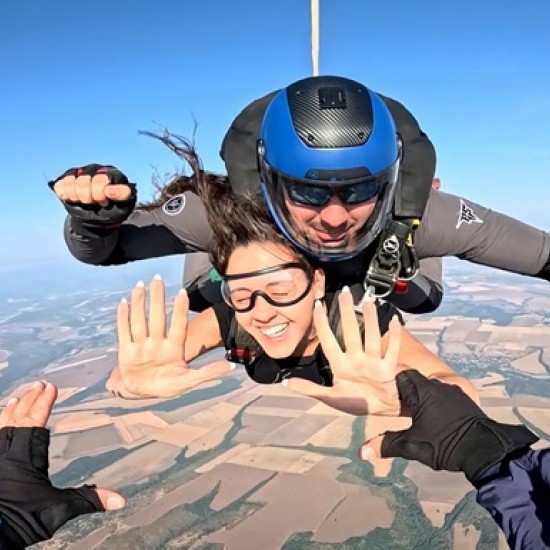  Опознайте красотата на свободния полет с Тандемен скок с парашут от 3000 м от летище Ерден от Makaroon