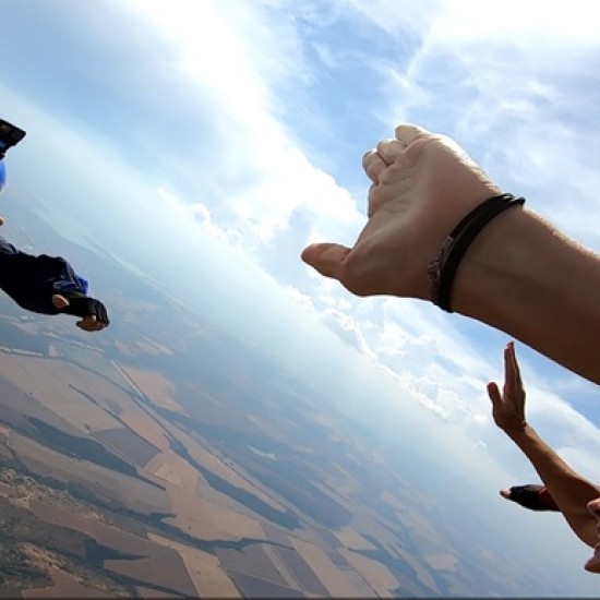  Опознайте красотата на свободния полет с Тандемен скок с парашут от 3000 м от летище Ерден от Makaroon