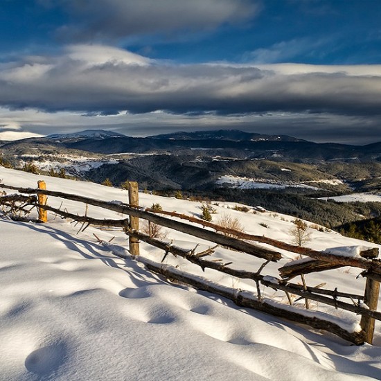 Подари зимно приключение - Преход с моторна шейна в района на Витоша или Рила планина от Макароон Подари зимно приключение - Преход с моторна шейна в района на Витоша или Рила планина от Макароон