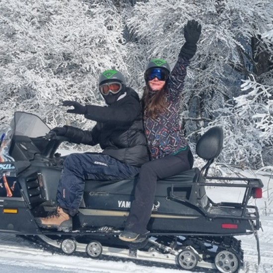 Каране на моторна шейна три часа в района на Петрохан от Макароон