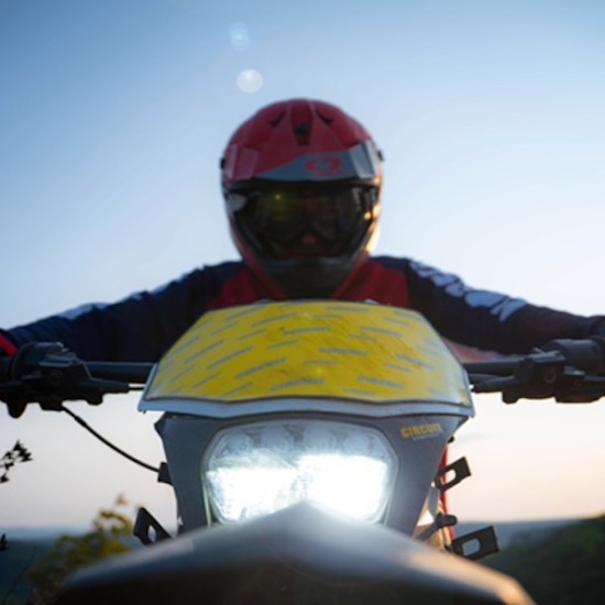 Адренaлин сред природата - насладете се на една Екстремна разходка с електрически кросов мотор край Варна от Makaroon