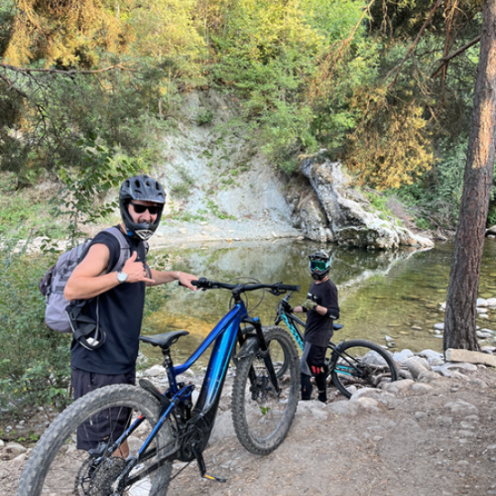 Разнообразете деня си с 4-часов тур с ел. колело за един човек край Боровец от Makaroon Разнообразете деня си с 4-часов тур с ел. колело за един човек край Боровец от Makaroon