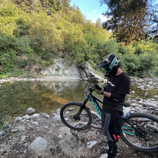 Опитайте нещо екстремно и различно с Двучасов тур с ел. колело за един край Боровец от Makaroon Опитайте нещо екстремно и различно с Двучасов тур с ел. колело за един край Боровец от Makaroon