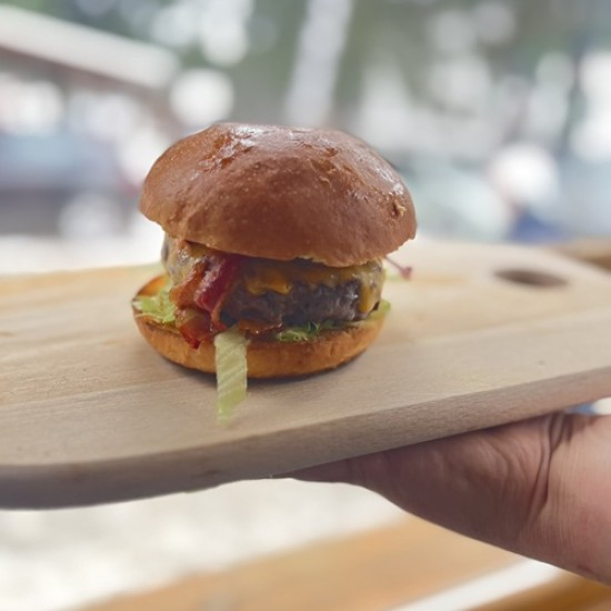 Разнообразете деня си с 4-часов тур с ел. колело за един човек + хапване край Боровец от Makaroon