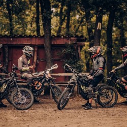 Вижте красотата на Родопите с 1-часов тур Приключение до Бункера с електрически мотор край Пловдив