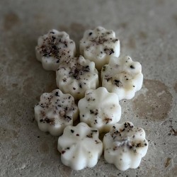 Работилница за изработка на натурални соеви блокчета с аромат по избор във Варна Работилница за изработка на натурални соеви блокчета с аромат по избор във Варна