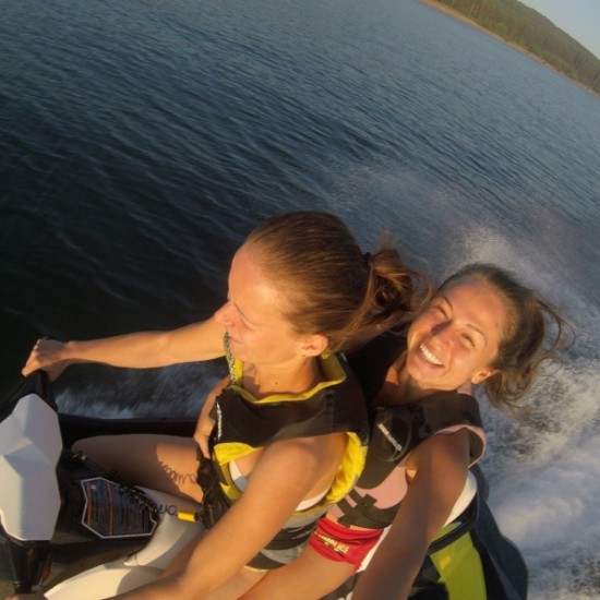 Насладете се на едно Водно забавление: Джет под наем на яз. Искър от Makaroon Насладете се на едно Водно забавление: Джет под наем на яз. Искър от Makaroon