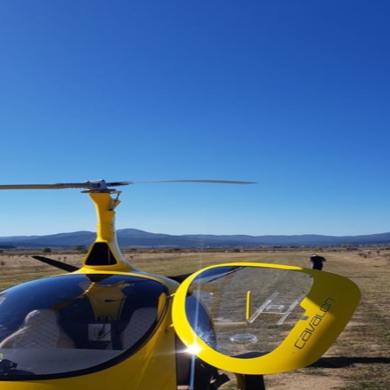 Свобода и адреналин с Полет с жирокоптер в района на София от Makaroon