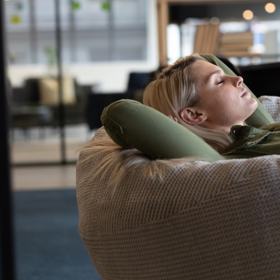 Спомнете си миналото, за да излекувате настоящето с Регресия за дълбока вътрешна трансформация от Makaroon