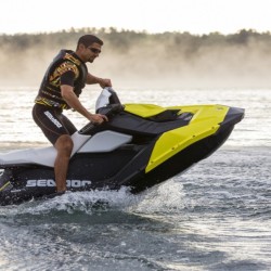 Водно забавление: Джет под наем на яз. Искър