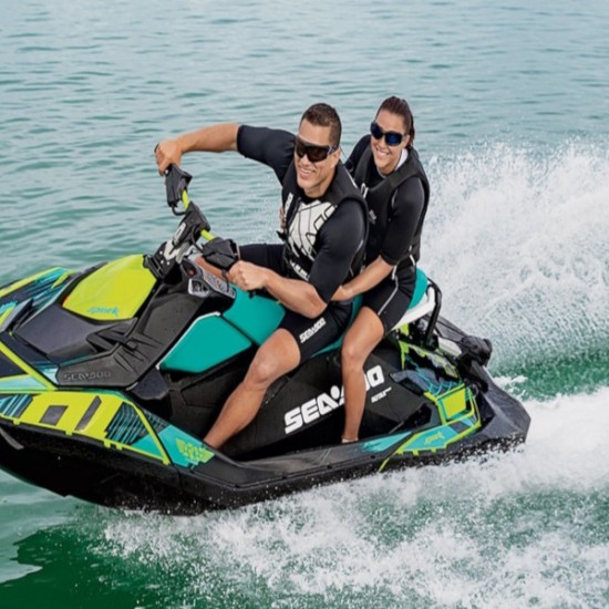 Насладете се на едно Водно забавление: Джет под наем на яз. Искър от Makaroon Насладете се на едно Водно забавление: Джет под наем на яз. Искър от Makaroon