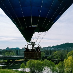 Скок с бънджи от балон и видеозаснемане край София