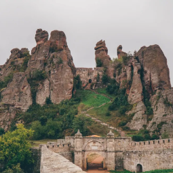 Легенда разказана отвисоко „Полет със самолет над Белоградчишките скали“ Легенда разказана отвисоко „Полет със самолет над Белоградчишките скали“