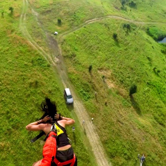 Изживейте едно вълнуващо екстремно приключение със Скок с бънджи от балон и видеозаснемане край София от Makaroo Изживейте едно вълнуващо екстремно приключение със Скок с бънджи от балон и видеозаснемане край София от Makaroon