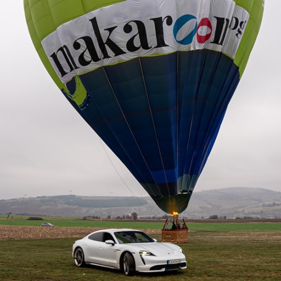 Напишете своята вълшебна приказка с “VIP трансфер и свободен VIP полет  с балон“ от Makaroon