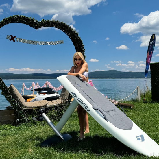 Вдигнете пулса и адреналина си с "20-минутен урок по каране на Е-foil на яз. Искър" от Makaroon