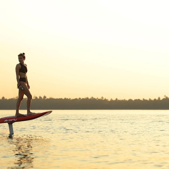 Вдигнете пулса и адреналина си с "20-минутен урок по каране на Е-foil на яз. Искър" от Makaroon