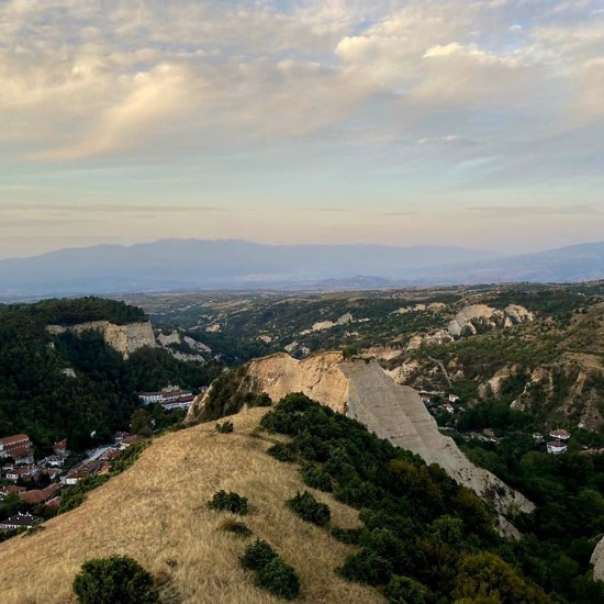 Романтика, свобода и адреналин със Свободен полет с балон + чаша пенливо вино край Мелник от Makaroon