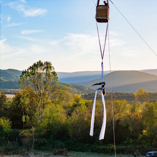 Отпразнувайте любовта си с Делукс полет с балон за двама край Мелник от Makaroon.bg