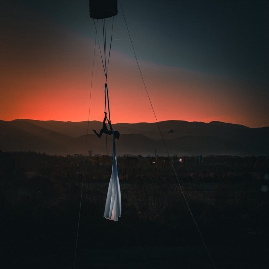 Романтика, свобода и адреналин със Свободен полет с балон + чаша пенливо вино край Мелник от Makaroon