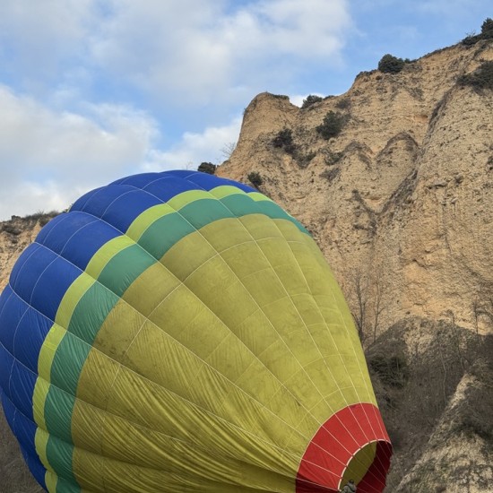 Отпразнувайте любовта си с Делукс полет с балон за двама край Мелник от Makaroon.bg
