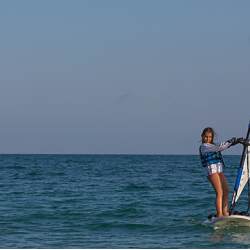 Индивидуален еднократен урок по уиндсърф за 60 минути в Равда, Св. Влас или Слънчев бряг