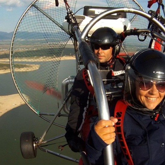 Вижте Казанлък през птичи поглед с "Полет с моторен парапланер край Казанлък" от Makaroon