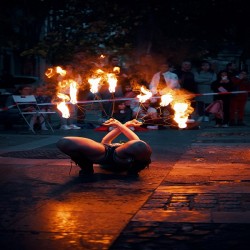 Огнено шоу за един запомнящ се празник 