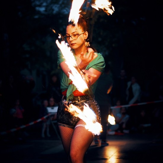 Огнено шоу за един запомнящ се празник  от Makaroon