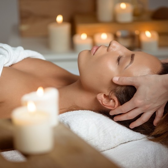 Класически масаж, финландска сауна, парна баня и инфрачервена сауна – комбинация за цялостен уелнес ефект от Makaroon