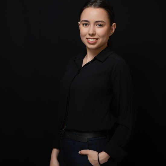 Истински професионални с „Бизнес фотосесия във Варна“ от Makaroon