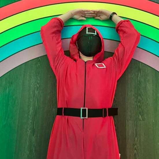 Оцелейте и спечелете The Squid Games - отборна игра за трима от Makaroon Оцелейте и спечелете The Squid Games - отборна игра за трима от Makaroon