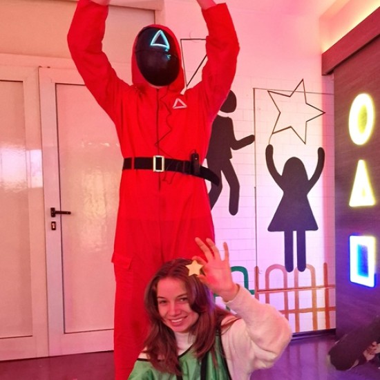 Оцелейте и спечелете The Squid Games - отборна игра за трима от Makaroon Оцелейте и спечелете The Squid Games - отборна игра за трима от Makaroon