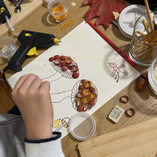 Забавление и творчество за деца с изработка на бижу или картина с коприна и мъниста от Makaroon