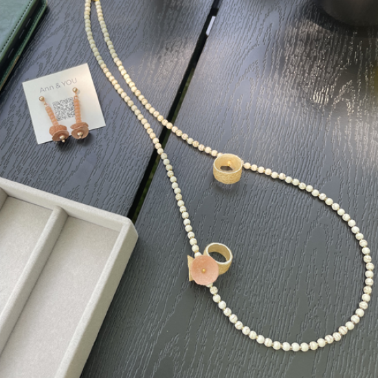 Създайте своето уникално бижу от естествени камъни и коприна по време на тaзи творческa работилница от Makaroon