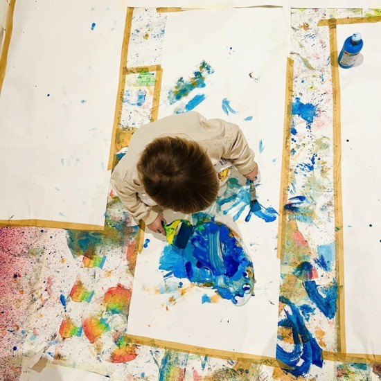 Рисувайте и цапайте с  "Индивидуална мазаница за дете и родител в Зелената стая" от Makaroon