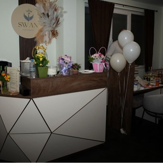 Подарете на косата си пълноценна грижа с Head SPA therapy + сешоар в Swan hair & beauty от Makaroon