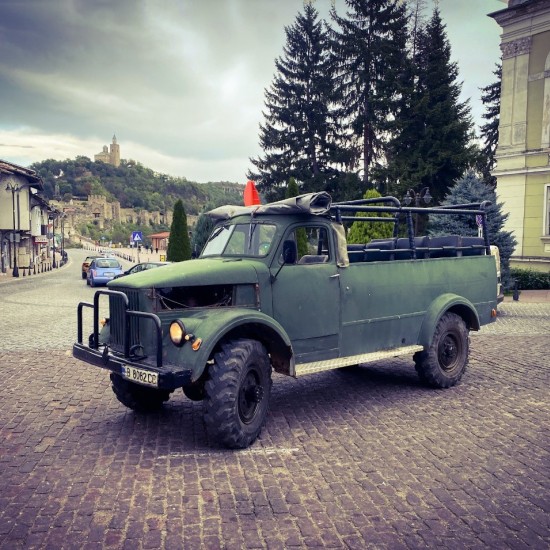 Сафари с 4х4 офроуд автобус край Велико Търново от Makaroon.bg