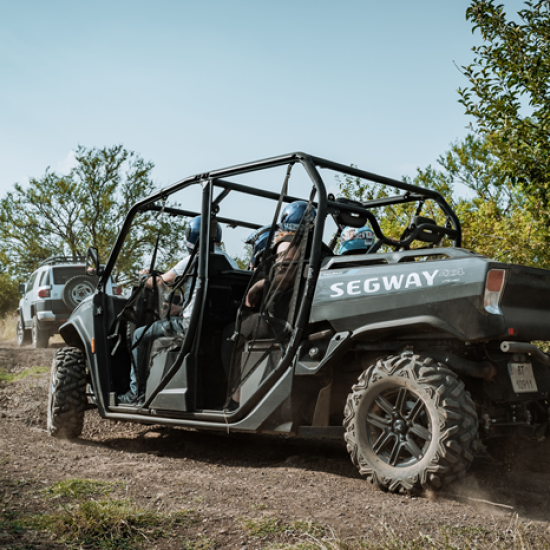 Насладете се на време сред природата с близки хора с 1 час разходка с бъги и възможност за самостоятелно шофиране около с. Арбанаси от Makaroon