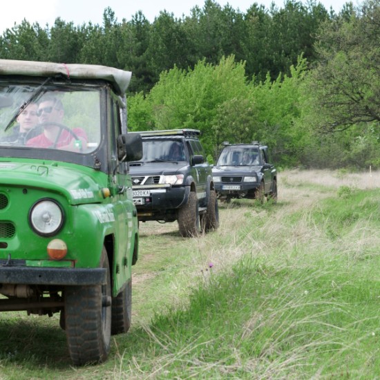 Джип сафари в района на Велико Търново | Makaroon.bg