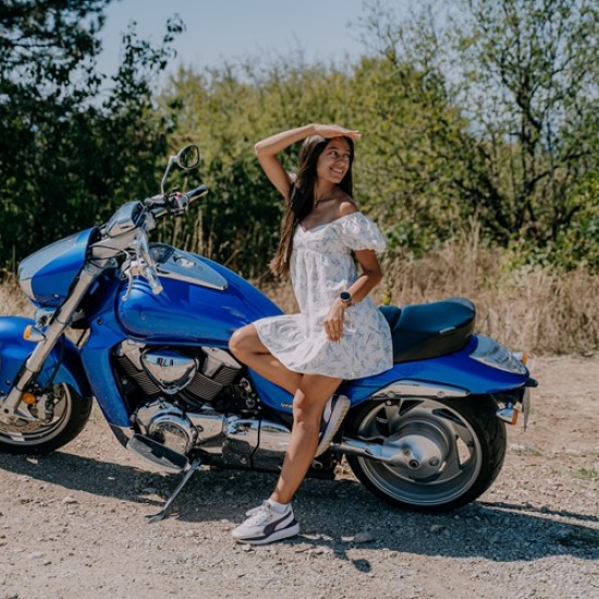 Опознайте красотата на околностите на Велико Търново с разходка с круизен мотор Suzuki Boulevard M109R от Makaroon