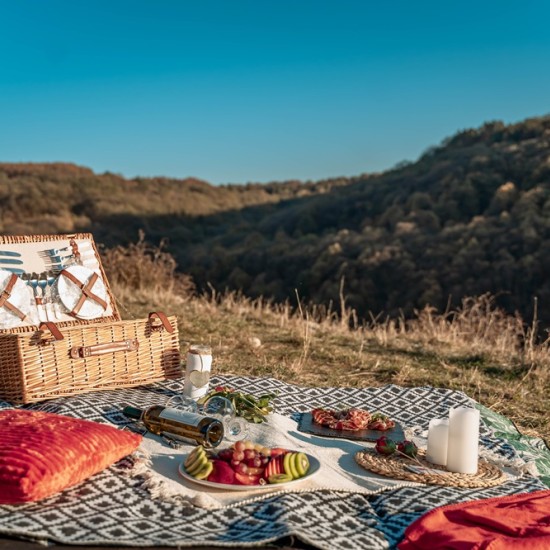 Споделени мигове с "Романтичен пикник и конна езда за двама около Велико Търново" от Makaroon