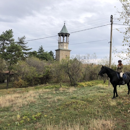 Споделени мигове с "Романтичен пикник и конна езда за двама около Велико Търново" от Makaroon