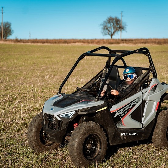 Детско-юношеско офроуд приключение с „Урок по каране на бъги за деца около Велико Търново“ от Makaroon