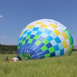 Издигане с балон над магичните Белоградчишки скали Издигане с балон над магичните Белоградчишки скали