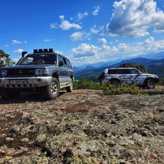 Джип сафари край Белоградчик за двама - вълнуващо приключение сред природата от Макароон