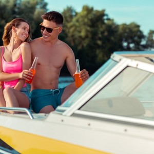 Индивидуална разходка с моторна лодка за двама по Дунава във Видин